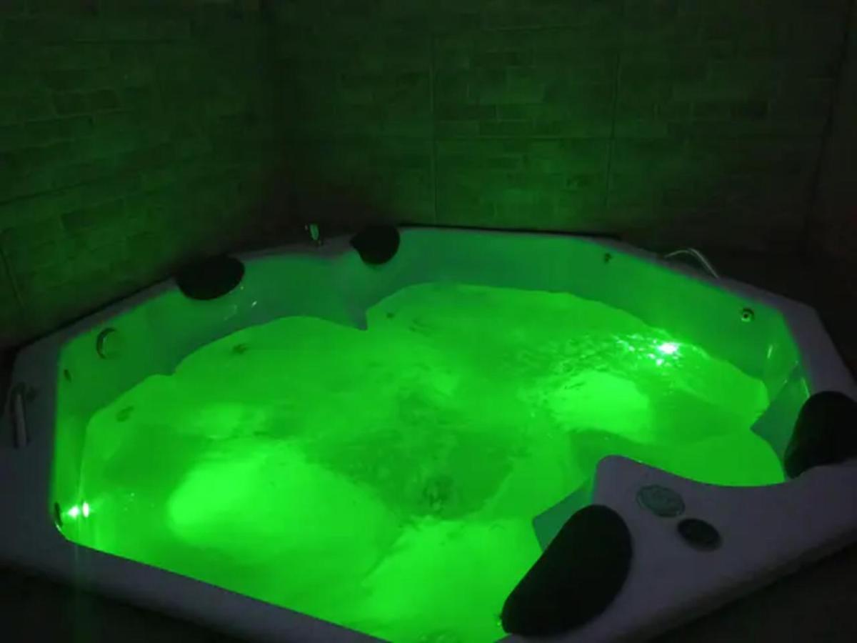 Casa Com Spa De Hidro, Aquecedor E Cromoterapia A 1,0 Km Do Centro Chapada dos Guimarães Kültér fotó
