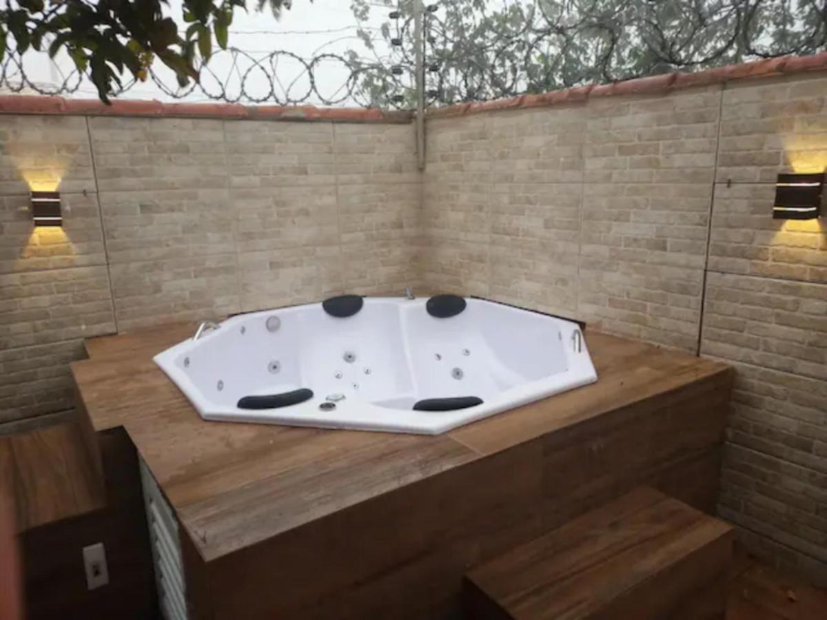 Casa Com Spa De Hidro, Aquecedor E Cromoterapia A 1,0 Km Do Centro Chapada dos Guimarães Kültér fotó